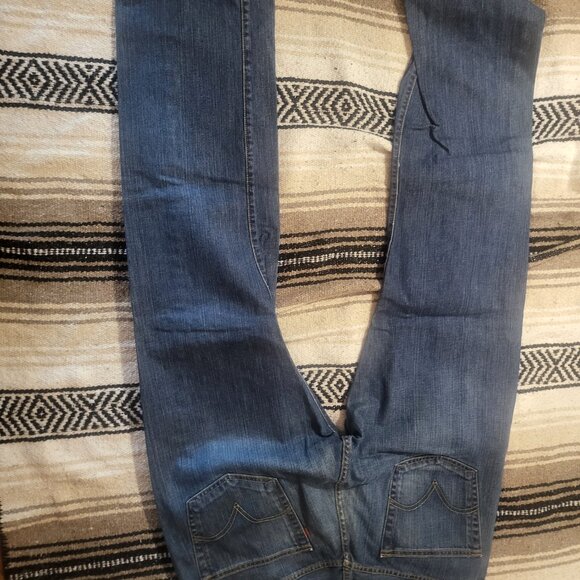 Variety of designer jeans - Picture 3 of 16